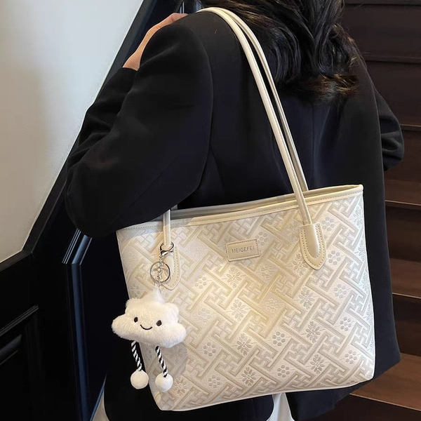 广西壮锦非遗大容量托特包包女休闲单肩包时尚腋下手提女包通勤 - 实物图
