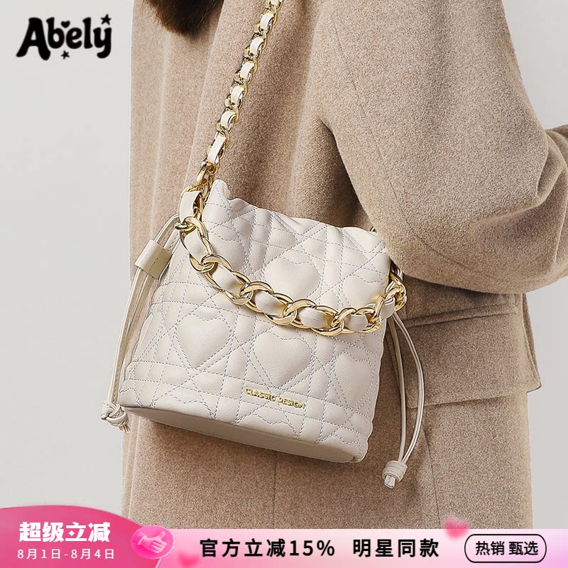 Abely新款2026女包斜挎包水桶包