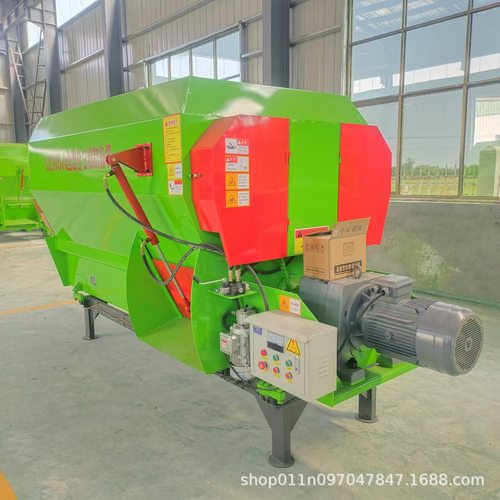 卧式牛羊饲料搅拌机单轴TMR饲料搅拌机五立方单轴全日粮制备机