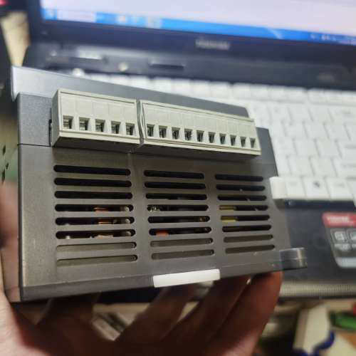 DVP16SE200R，，成色非常好，继电器输出，议价