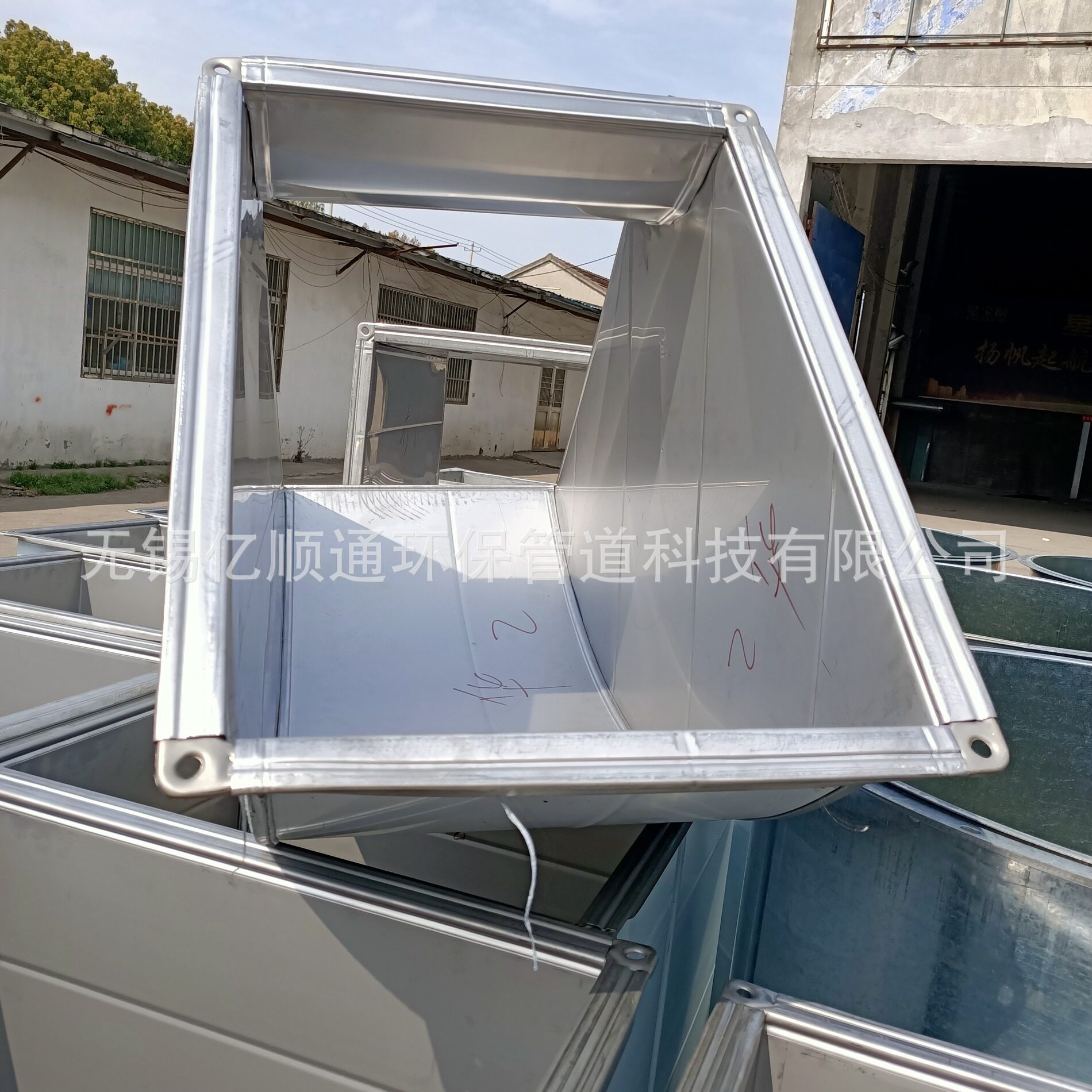 直销共板法兰风管厂家供应工业烟道镀锌风管全满焊接厚管除尘角钢