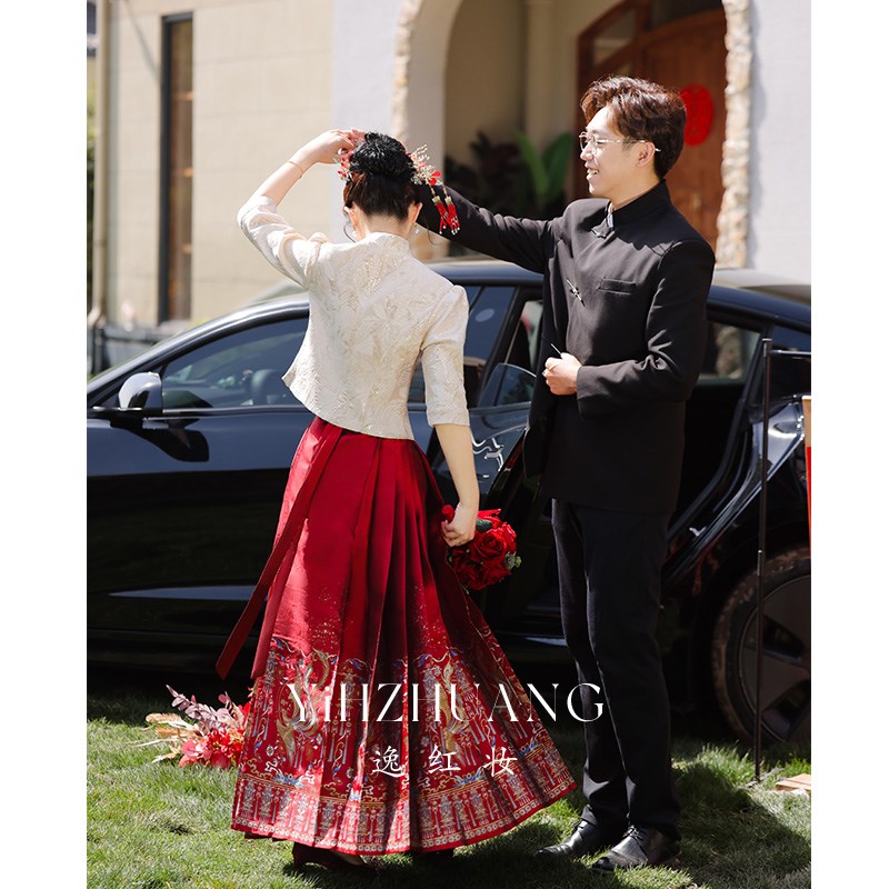 酒红色新娘敬酒服2024新款中式订婚马面裙套装夏季结婚礼服高级感