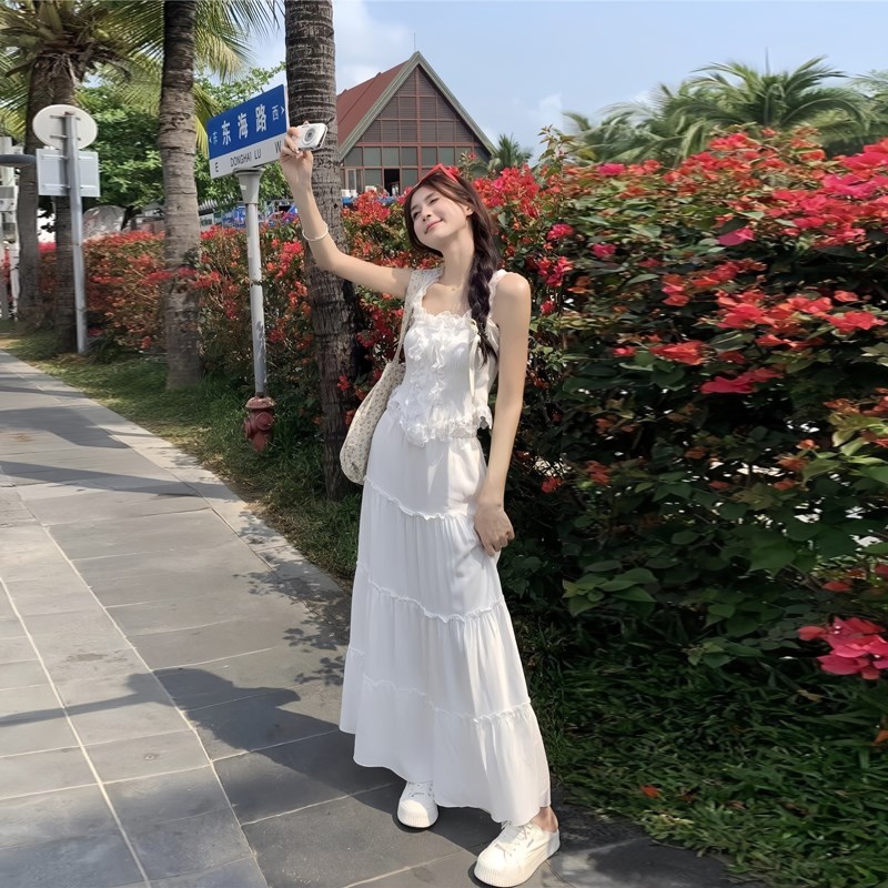 温柔风白月光初恋半身裙套装女夏2024年新款蕾丝花边吊带衫两件套