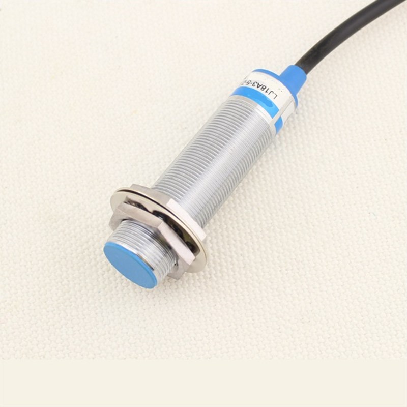 电感式圆柱型金属感应传感器埋入式屏蔽型接近开关 LJ18A3-5-Z