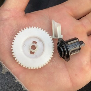 兄弟2820原装 兄弟牌7010黑色弹簧盖帽齿轮 耐用搅粉齿轮拆机配件