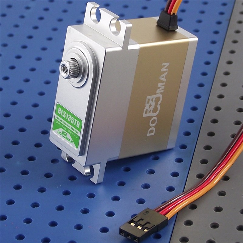 DM-BLS135TD全金属壳13kg无刷舵机油门伺服器金属齿数码舵机