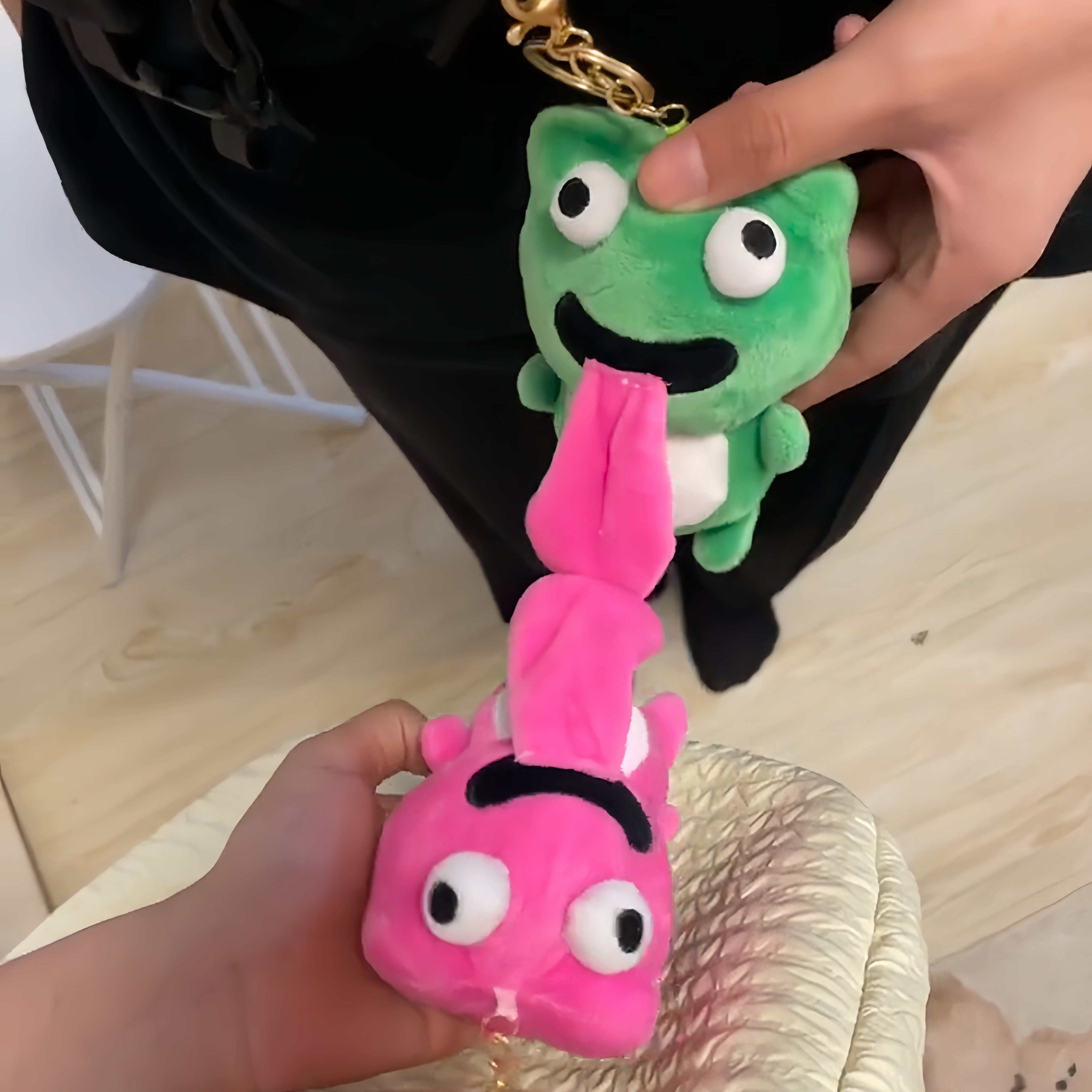 好有趣的青蛙钥匙扣呀！哈哈哈