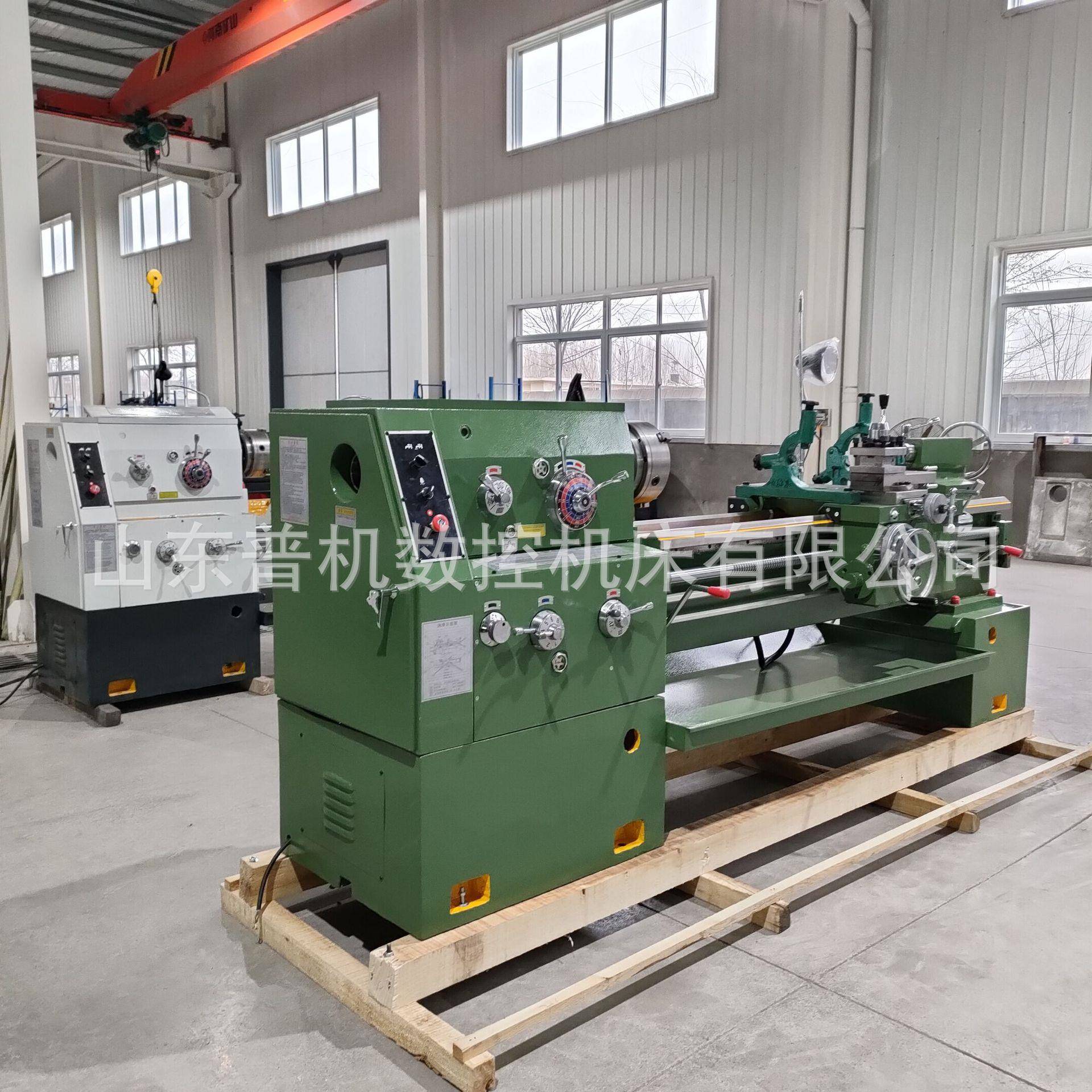 厂家制造C6140B大孔径车床噪音小易操作卧式车床可车削钻孔车床