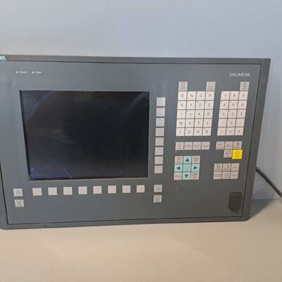 6FC52030AF000AA0  SIEMENS  6FC52030AF000AA0  PUPITRE OPERADO