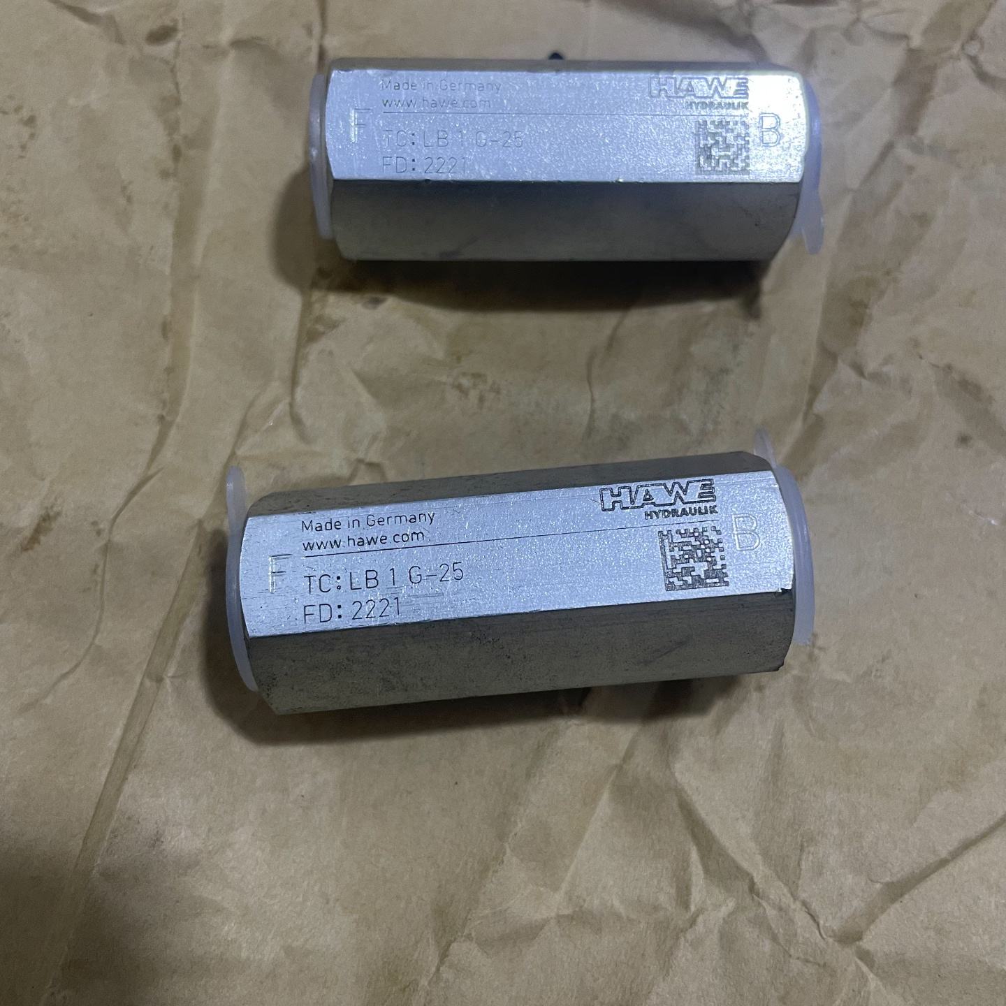 议价--处理几个全新进口哈威单向阀,型号LB1G-25全新库存3件,