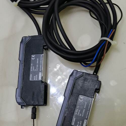 询》正常拆机基恩士数显光纤放大器FSV21R2个