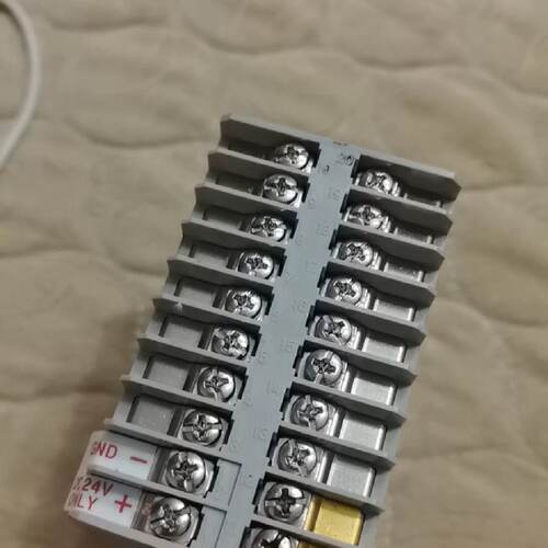 议价非标价个人KEYENCE机EXV64涡电流位移感测器议价