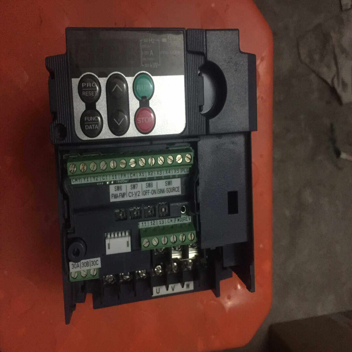 富士变频器 Frn0.4E1S-4C 380v 400w质量~询价