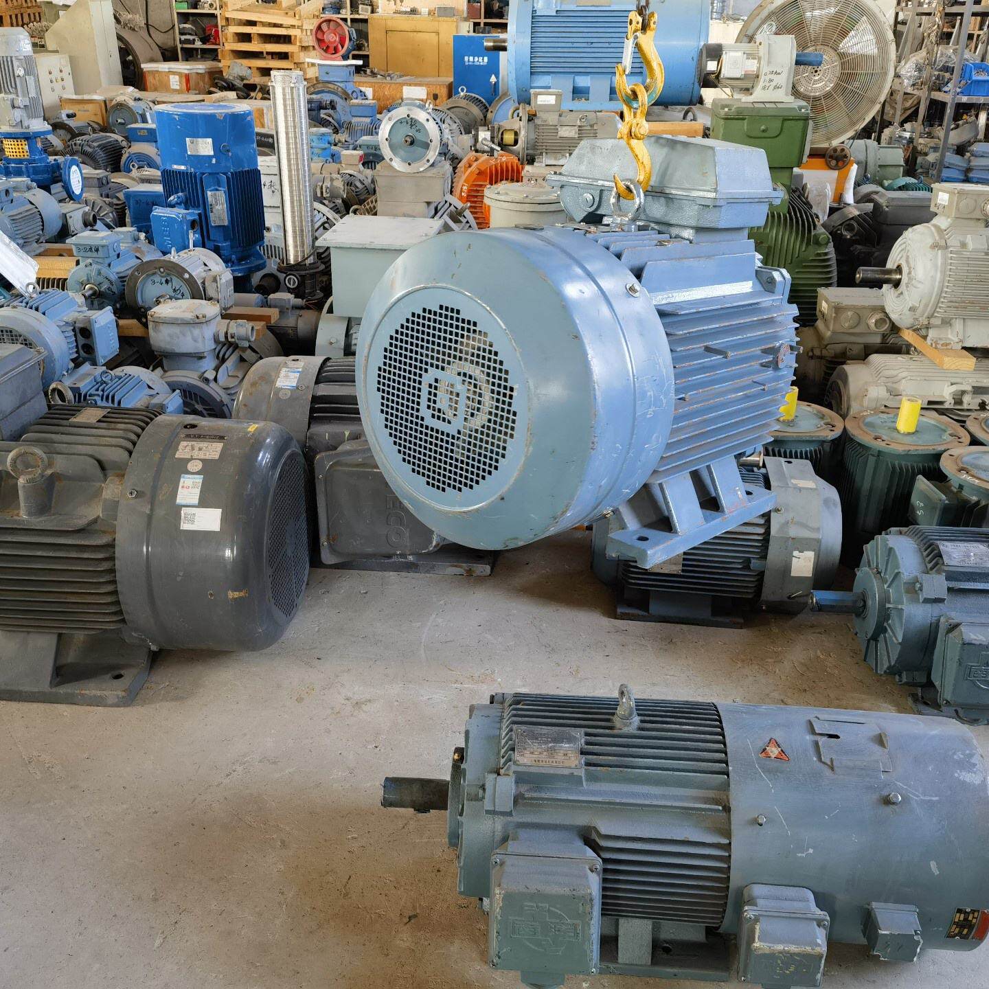 ABB牌55千瓦2极变频电机，出厂至今为止未使用的产品，转速--议价