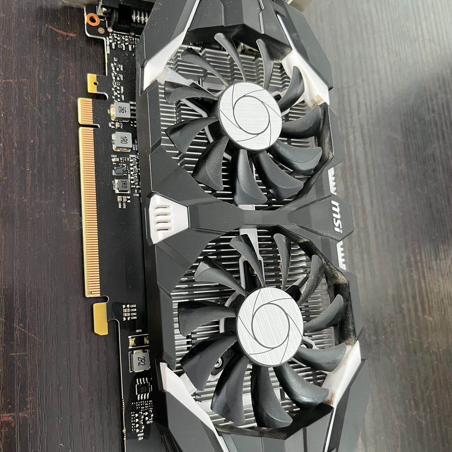 议价微星GTX1050Ti4G显卡双风扇接口齐全