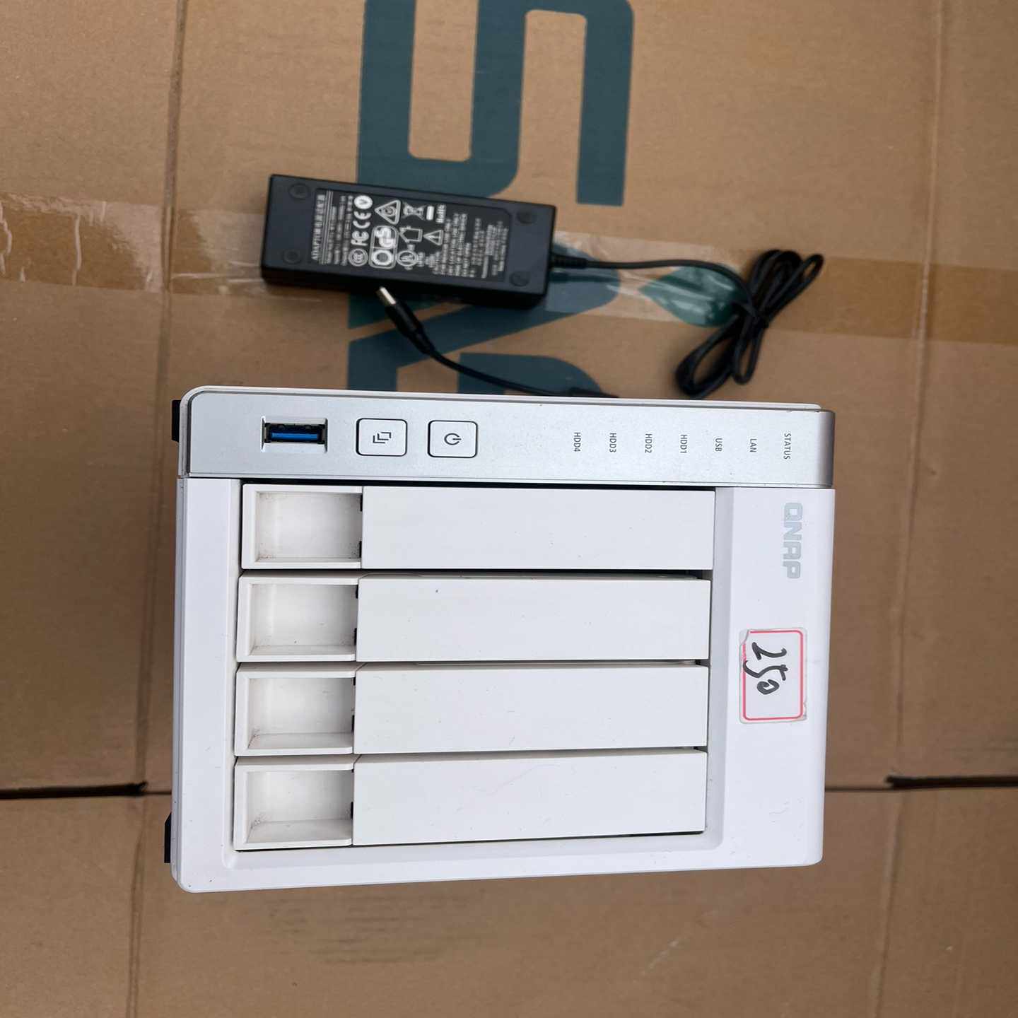 询价~威联通TS-431+功能正常性能稳定，机器外观如图所示实