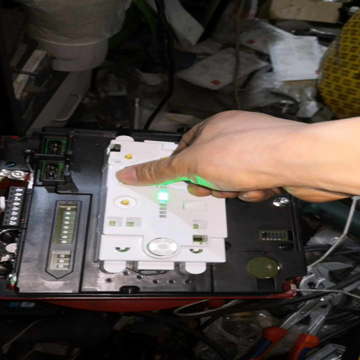 格兰富MGE90C2-CMS2A-HA-150变频电机，MG询价