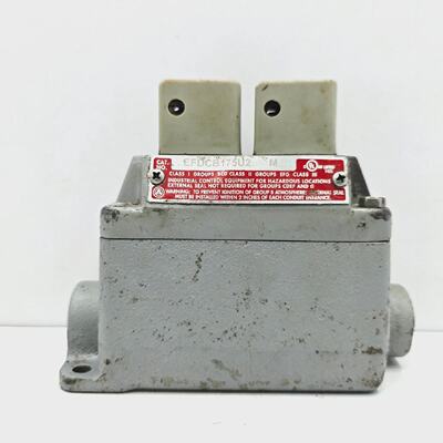 EFDCB175U2 APPLETON 2 CIRCUIT PUSH BUTTON SWITCH