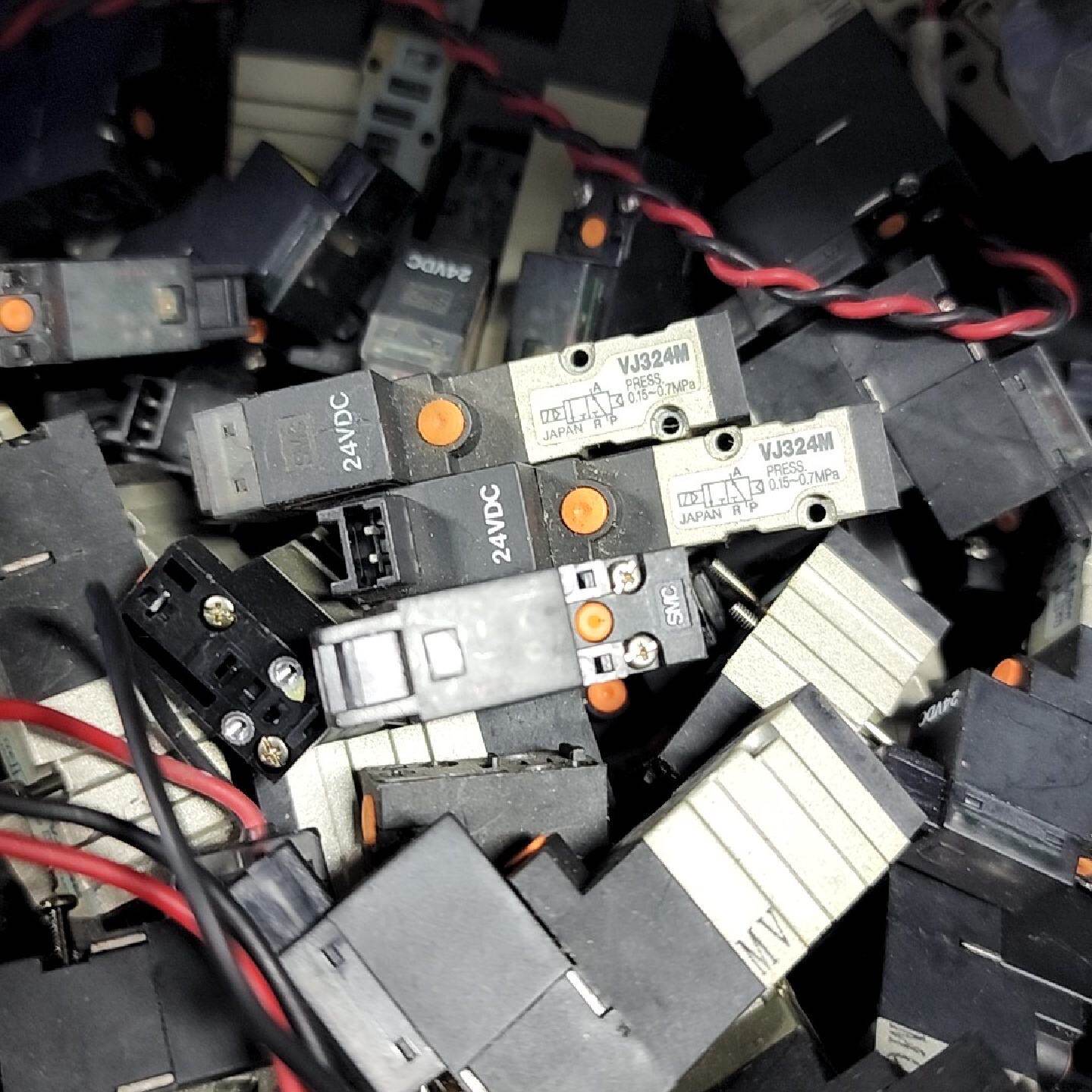 拍前询价：SMC电磁阀VJ324M通用SYJ324M成色新功能好
