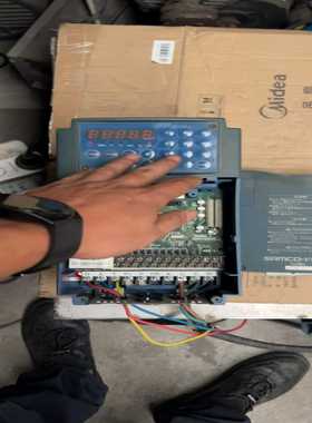 三肯变频器SAMCO-VM052.2KW--议价商品