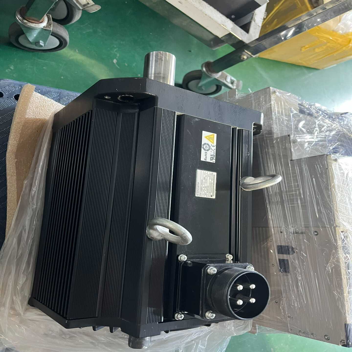 【议价】安川五系11kw伺服电机SGMGV-1AADA61适用