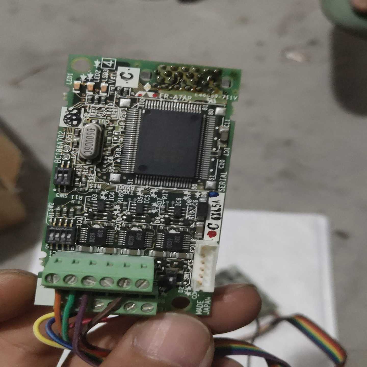 议价FR－A7AP原装拆机，现货2张