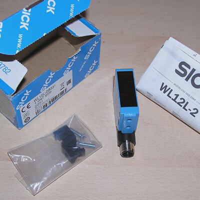 New  SICK 1047959 WL12L2B531 Photoelectric retroreflective s