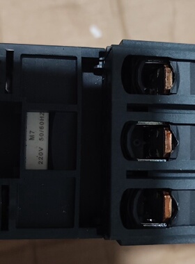 施耐德接触器LC1D50A全新未使用带LADN22C辅助