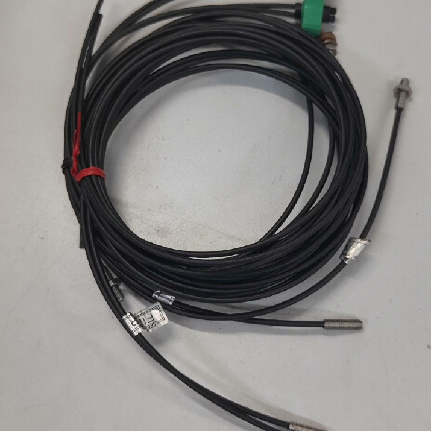 询价/FT5BC光纤传感器线1对2对短线黑色线身配银色接头图片