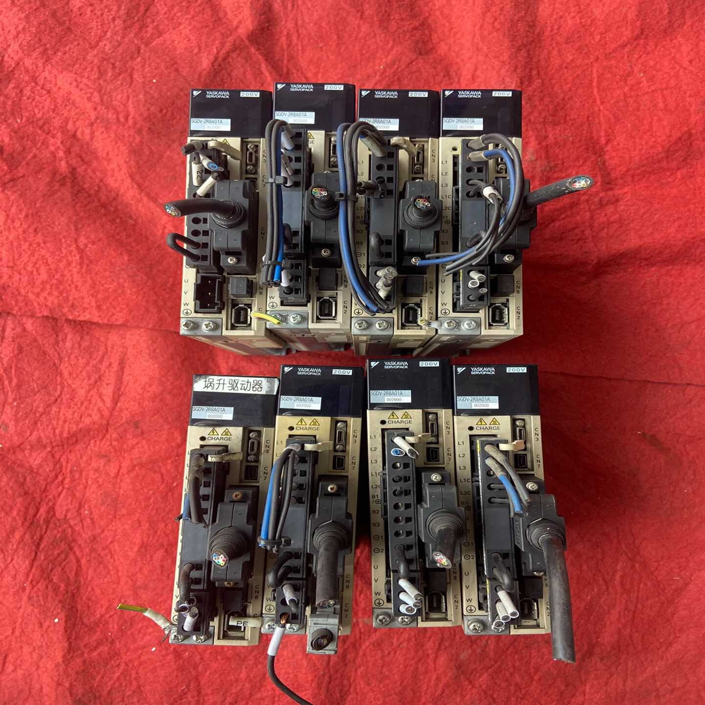 议价安川V-2801002000400w驱动器功