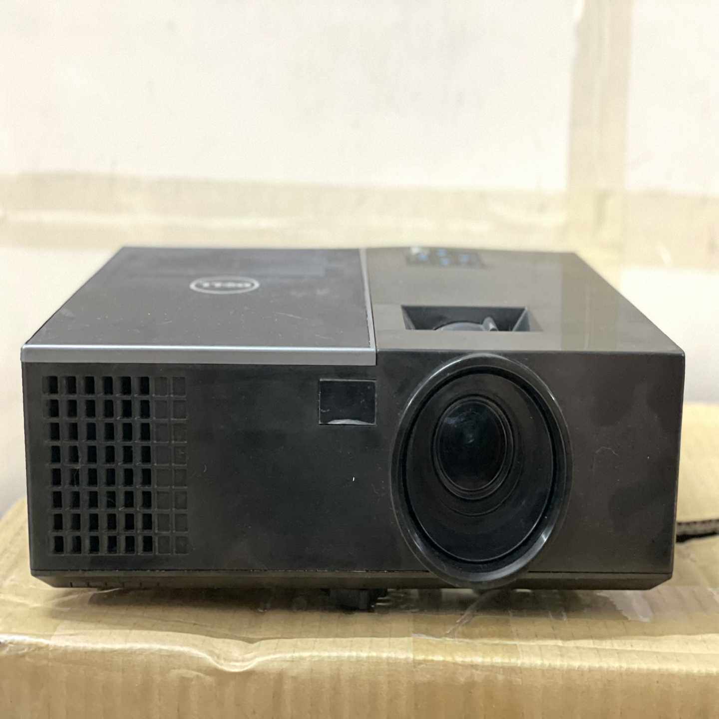 戴尔投影机3800流明，型号是1550投影机都是新款机器市面--议价商