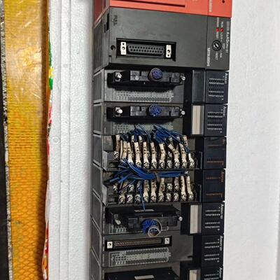 三菱PLC一套型号A2ASCPUS1A1SX41议价