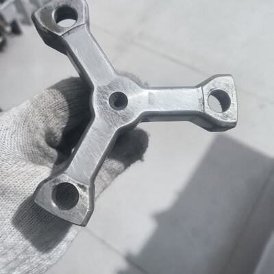 【询价】编码器三角支架D280集电环的，孔距大概8cm，，一共两个