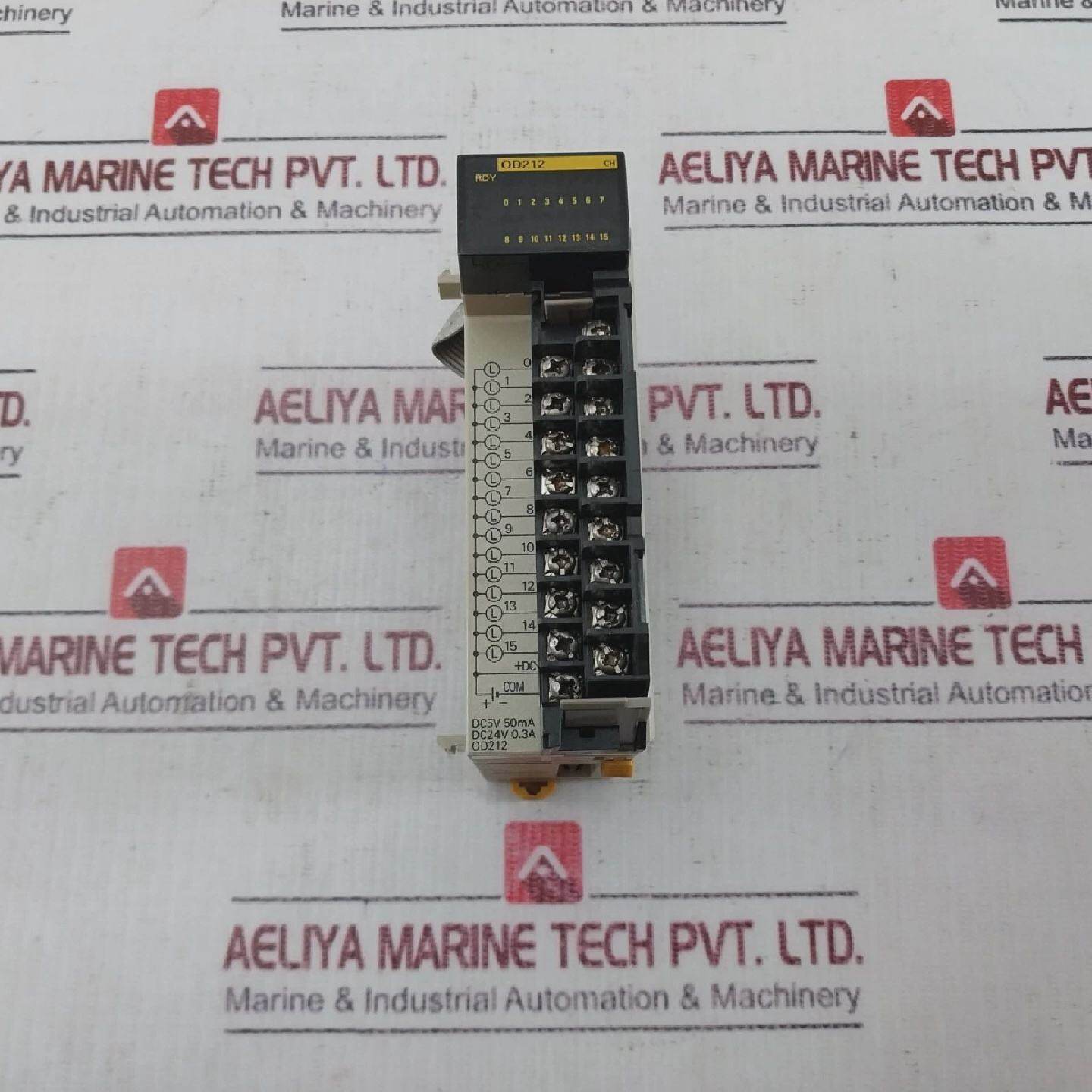 Module De Sortie Omron CQM1OD212 16 Points 524VDC 03APoint 4