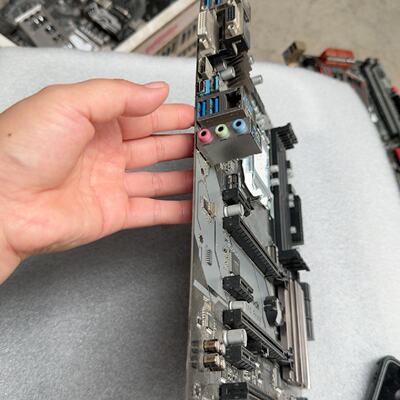 华擎Z370 Pro4主板 成色如图 单主板 ，少挡板，功能--议价商品
