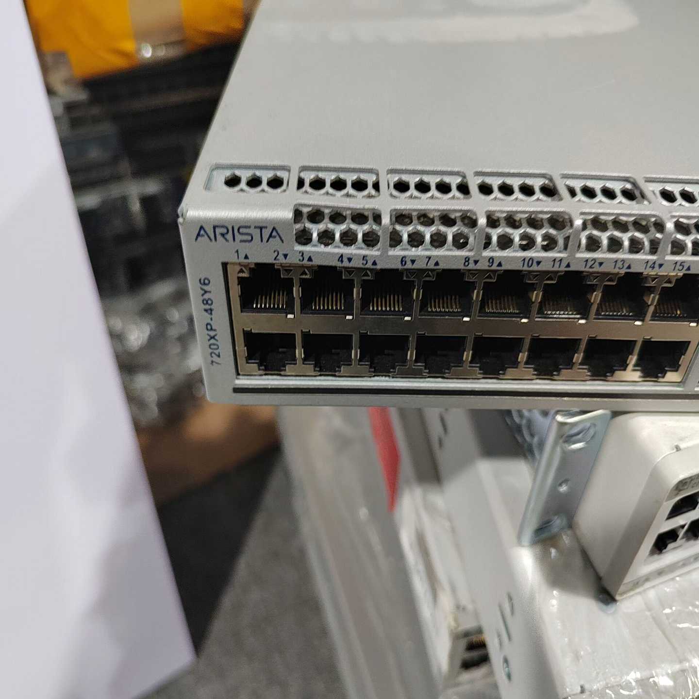 询价CCS-720XP-48Y6-F95新，提供测试报告，带双