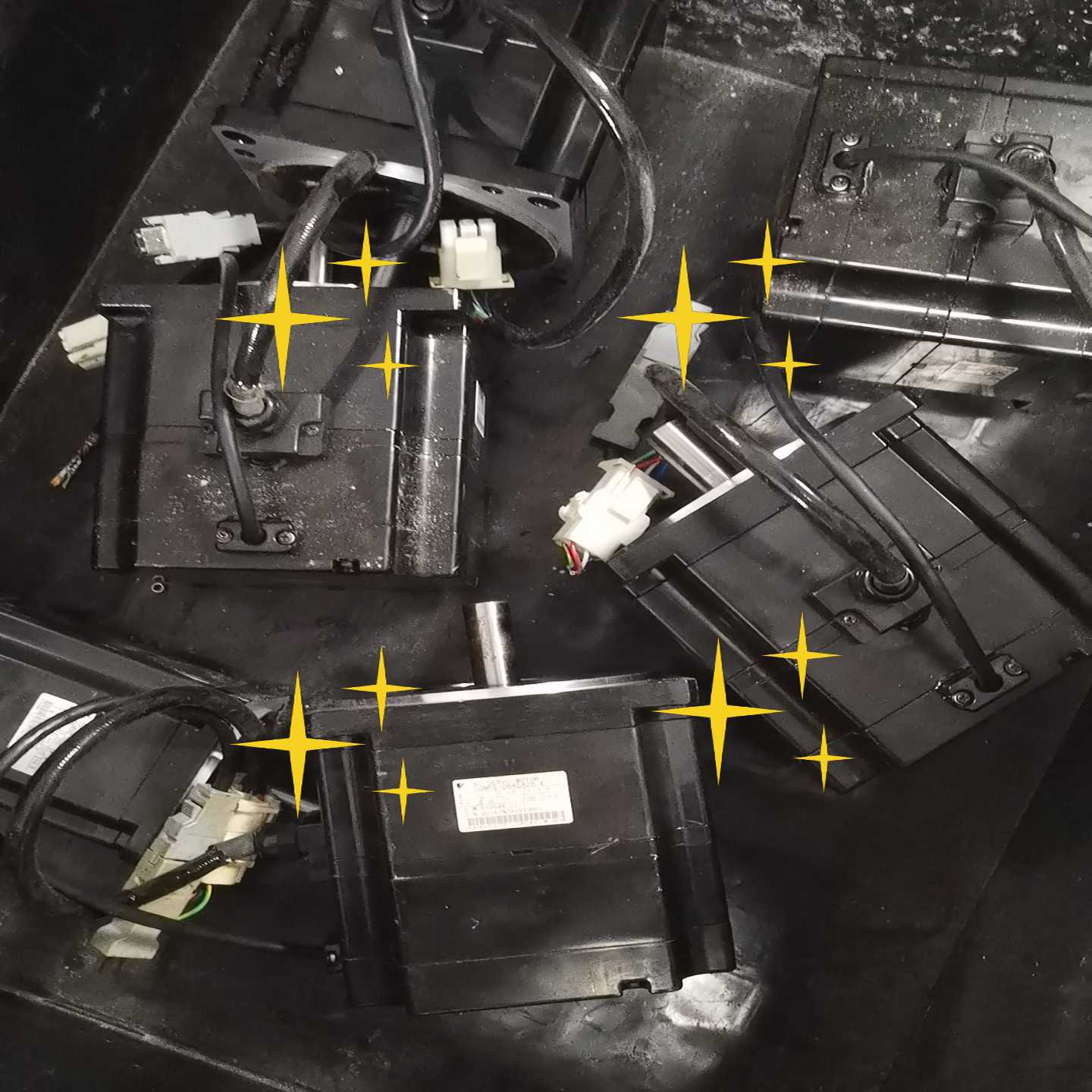 安川伺服电机SGMPS-08ACA2B-E，750W，三相，--议价商品