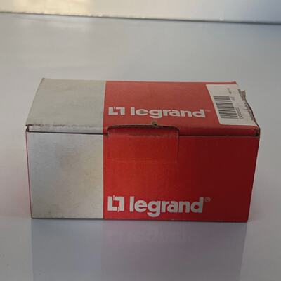 Eine Box 10 Stk. Legrand 654332 RJ 45 Cat 5E Steckdose