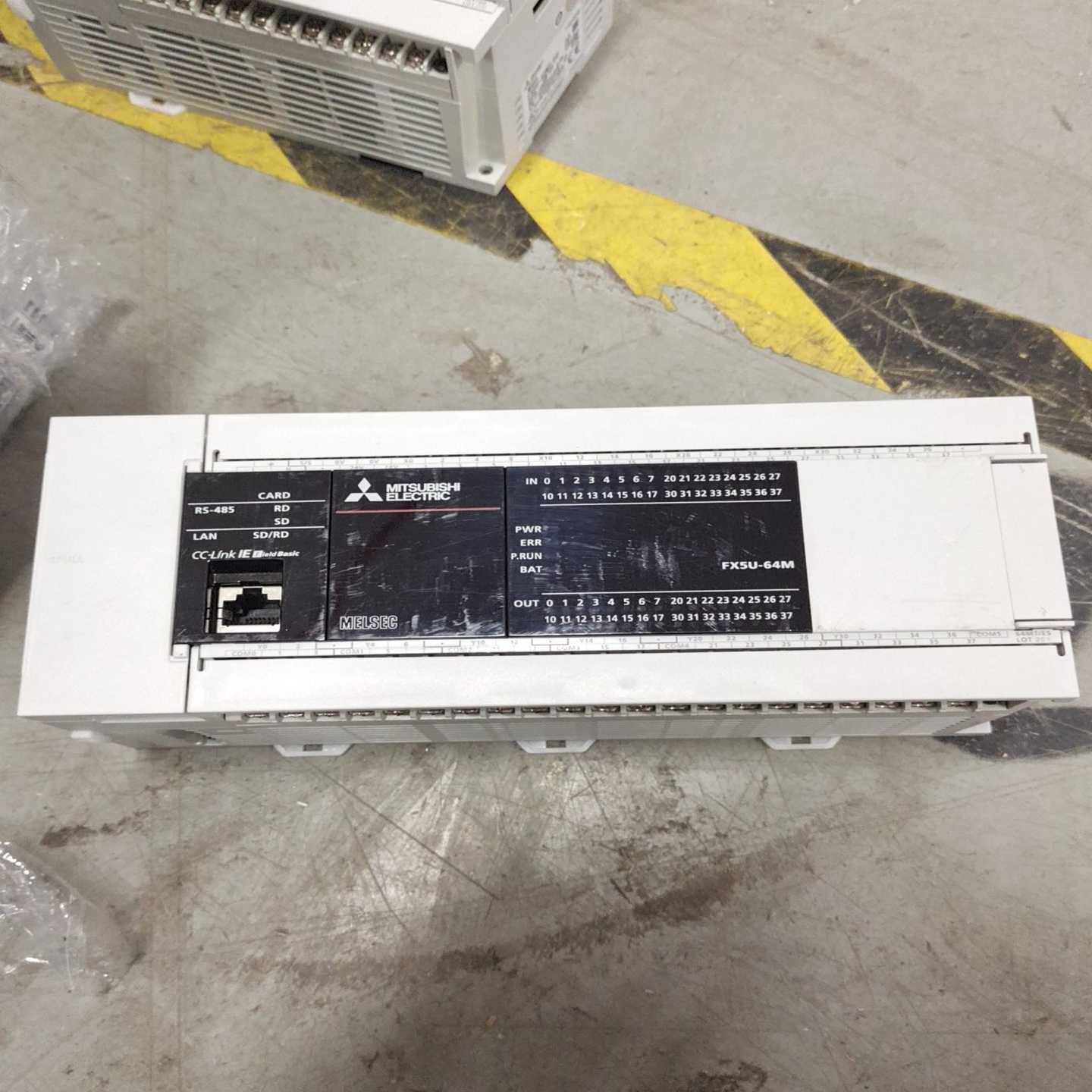 三菱伺服FX5U-64MT 成色9.5新 功能（子云设备）