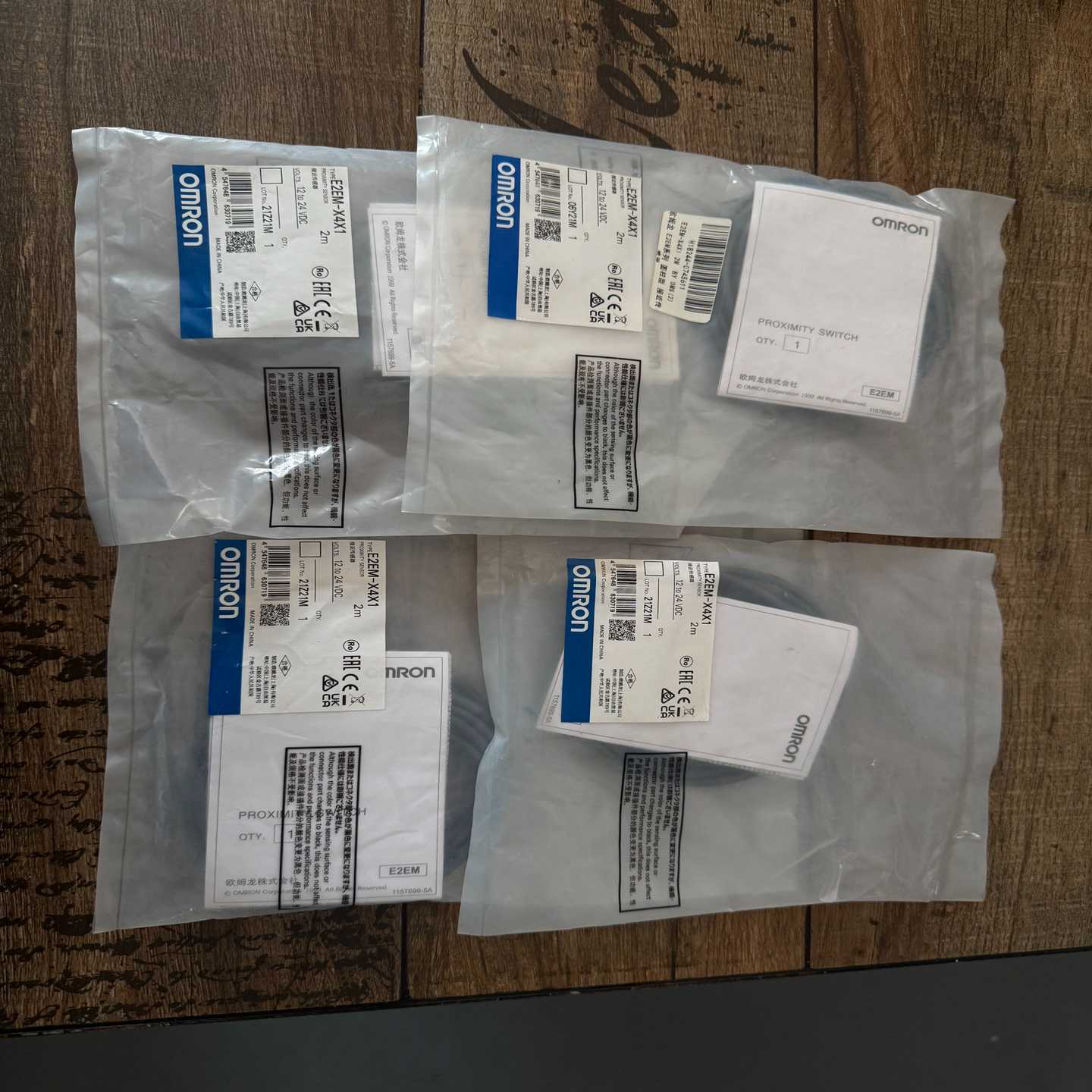 E2EM-X4X1全新原装欧姆龙接近传感器，电压12到24-议价