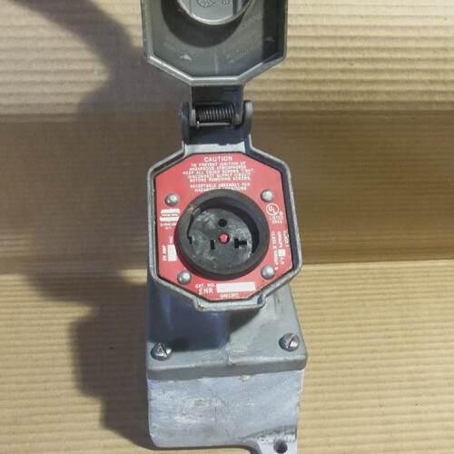 CROUSE HINDS ENR21201 RECEPTACLE INTERLOCKED WITH SWITCH FOR