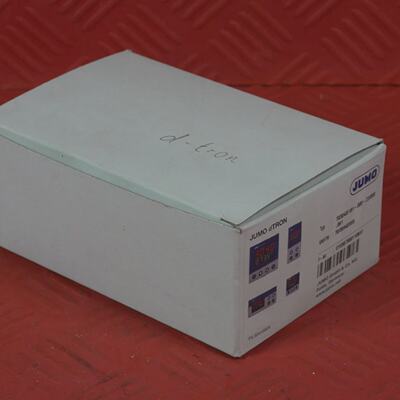 JUMO 70304318100023000 dTRON Temperaturregler NEU sofort lie
