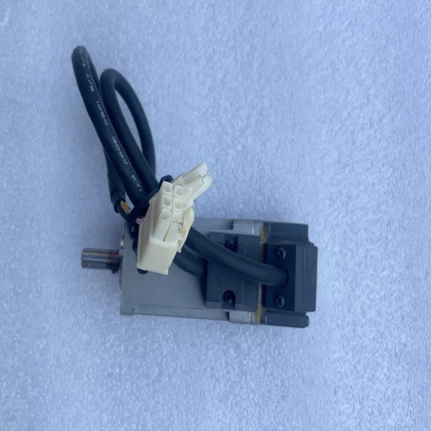 松下伺服电机MSMD012G1U，0.1KW，200V输入，--议价商品