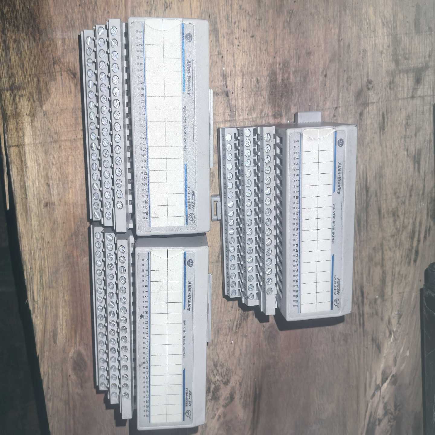 询价模块174-ib2功能包好，成色如图所示，标价。