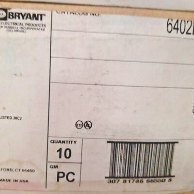 Hubbell Bryant 6402BRN COMBO DEVICE 15A 3WAY TOGGLE BROWN QT