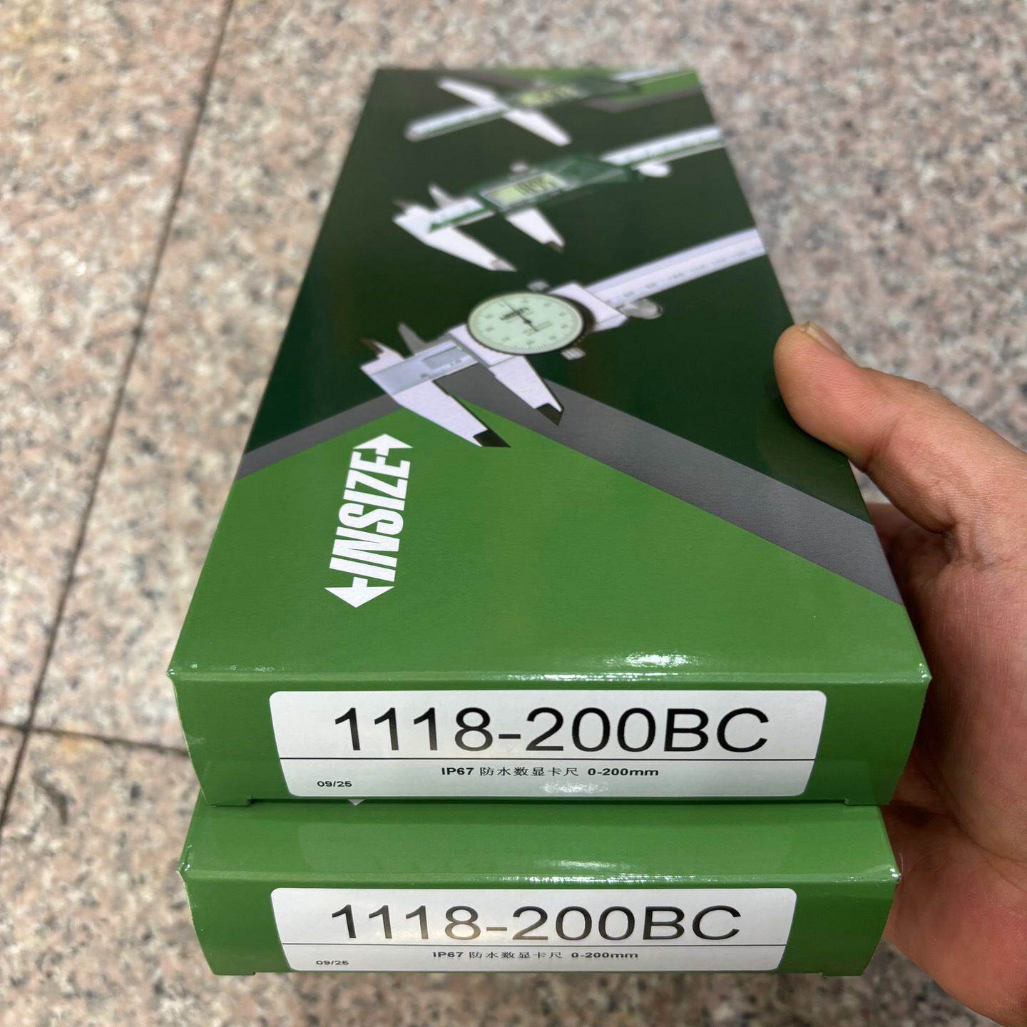 【全新正品英示数显卡尺0-200mm防水款】--议价商品