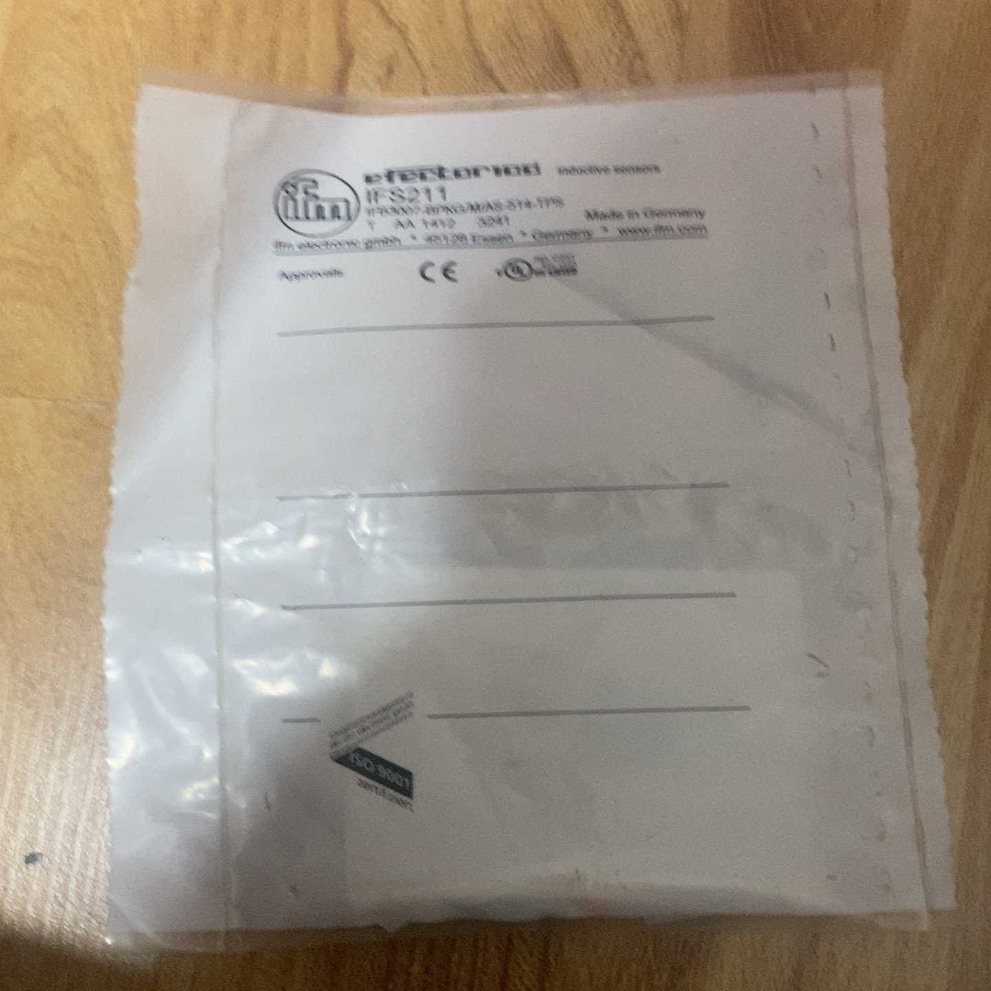 询价~IFM易福门传感器IFS211就一个