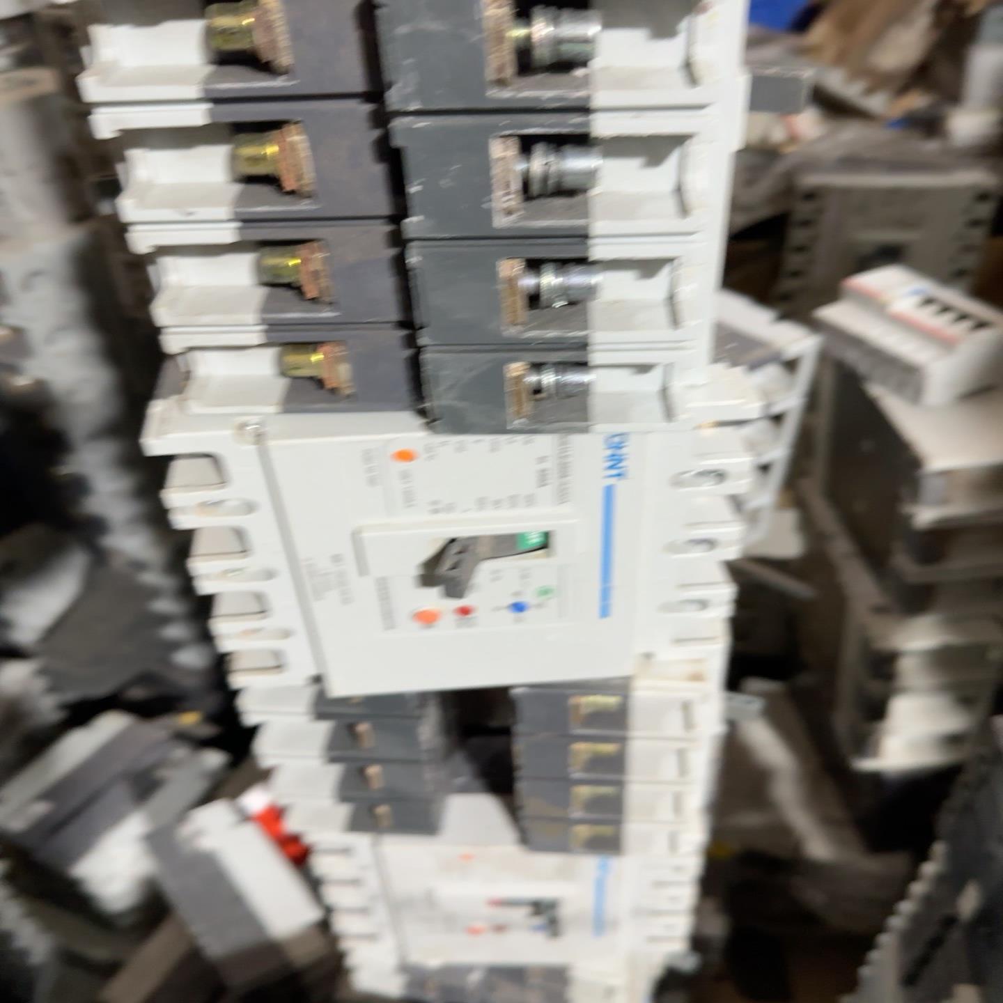 正泰漏电保护断路器 NM1LE250S 160-250A,议价