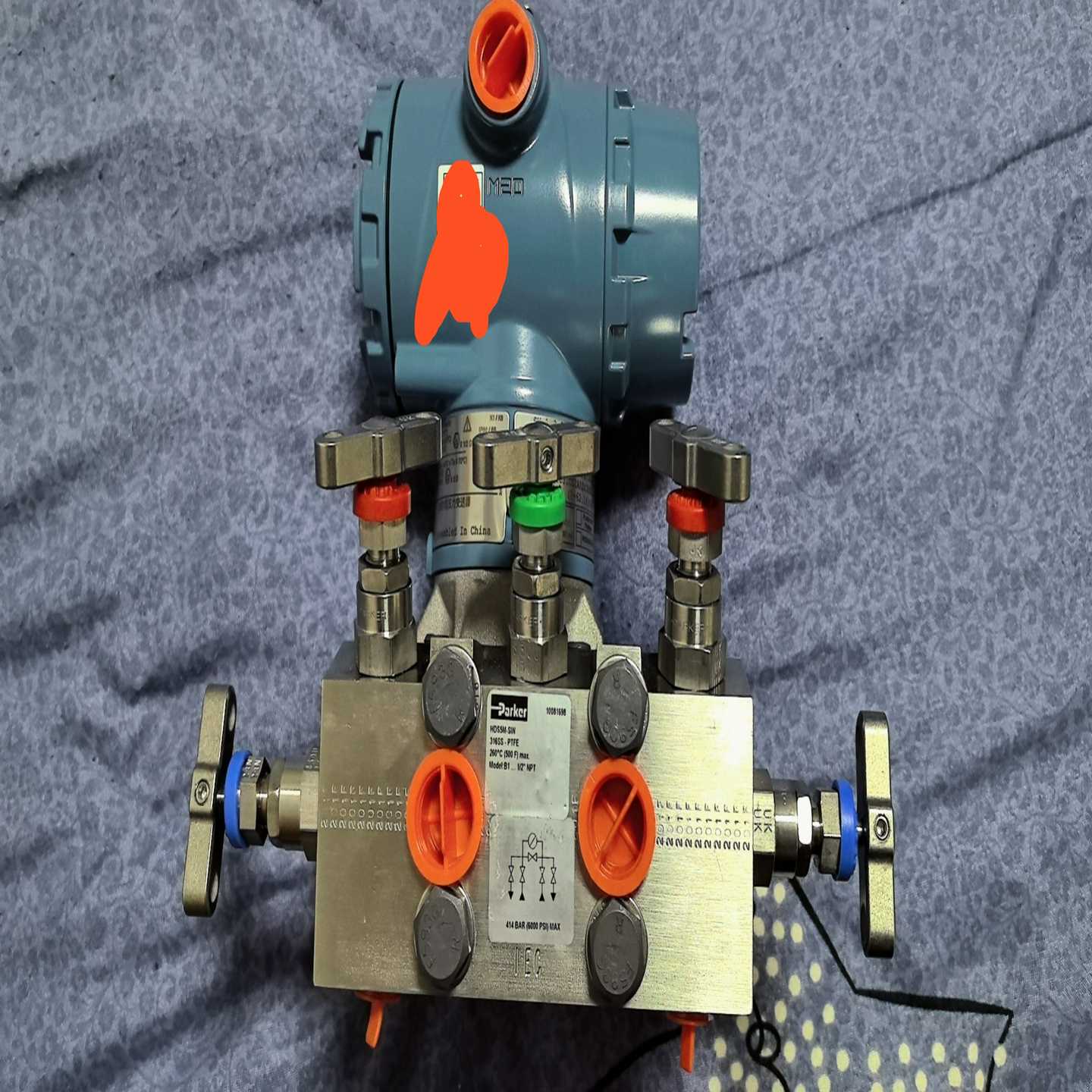 罗斯蒙特差压变送器，带帕克五阀组，未使用无划痕无磕碰，工询价