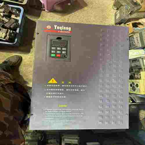 台达 PLC ，DVP48EH00R3，内外码一致，成色如图（得多机械）